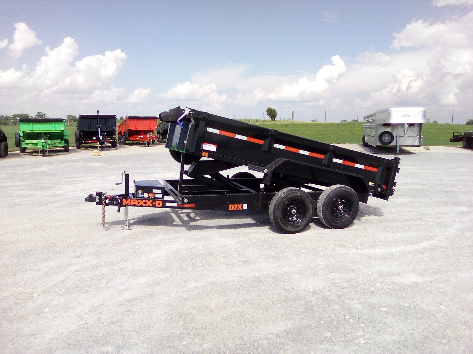 12' x 72" MAXXD D7X Dump Trailer – 9,990 LB Rated - Image 2
