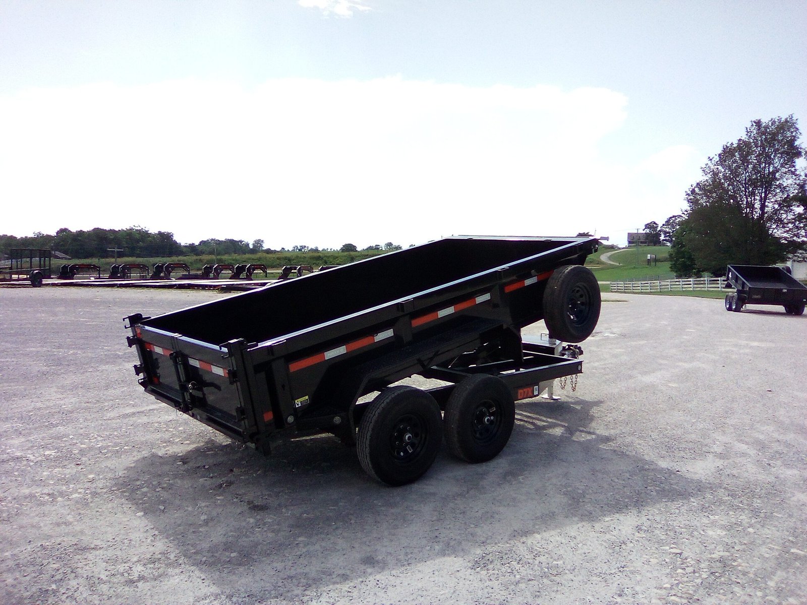 12' x 72" MAXXD D7X Dump Trailer – 9,990 LB Rated - Image 4
