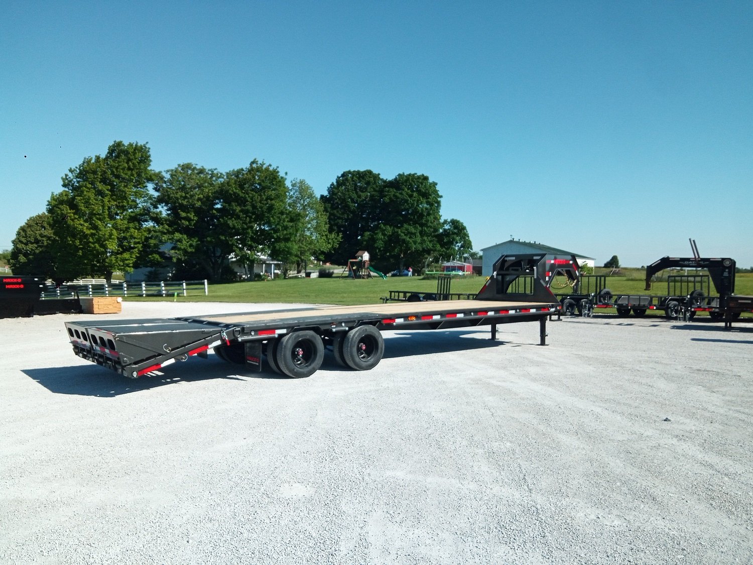 30' MAXXD LDX Flatbed Trailer – 30K Rated - Image 5