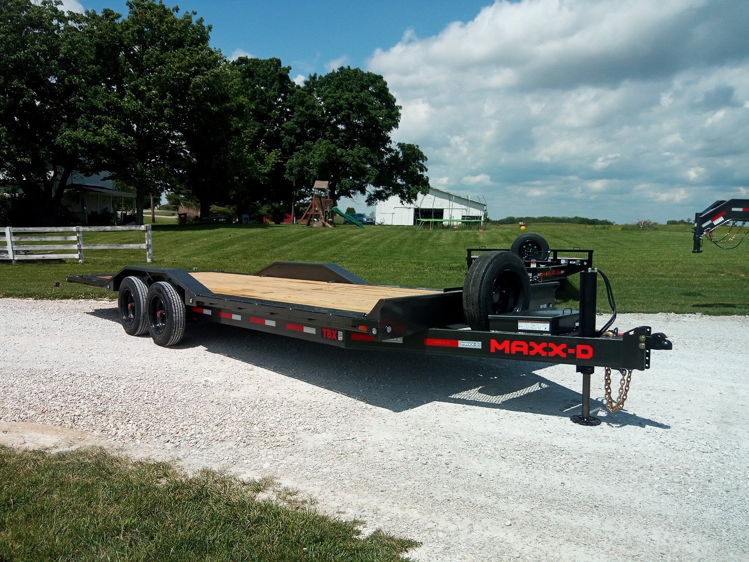 24' MAXXD T8X Power Tilt Equipment Trailer – 16K Rated