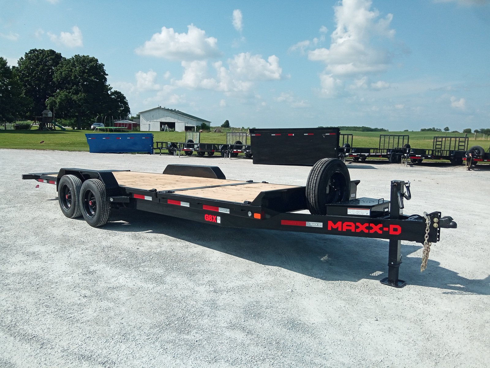 2027 22' x 83" – 16K HD Gravity Equipment Tilt